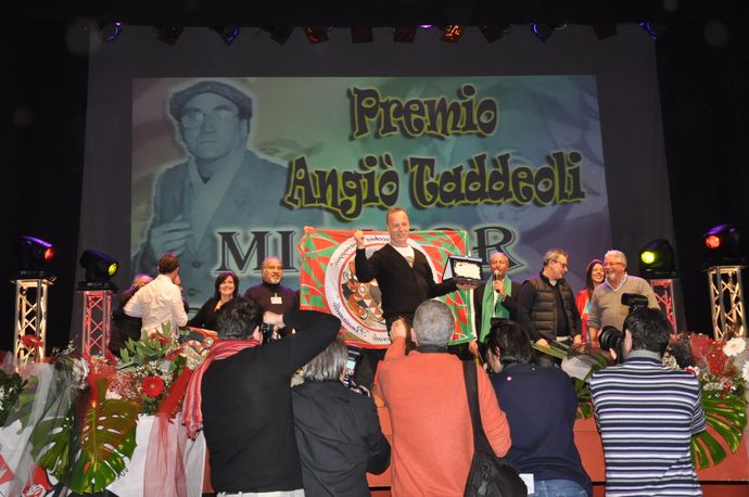 Ingrandisci la foto